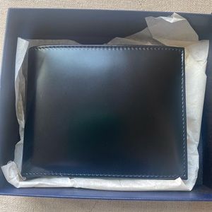 Brand new Brooks Brothers Mens wallet. Genuine leather wallet. Made in Italy